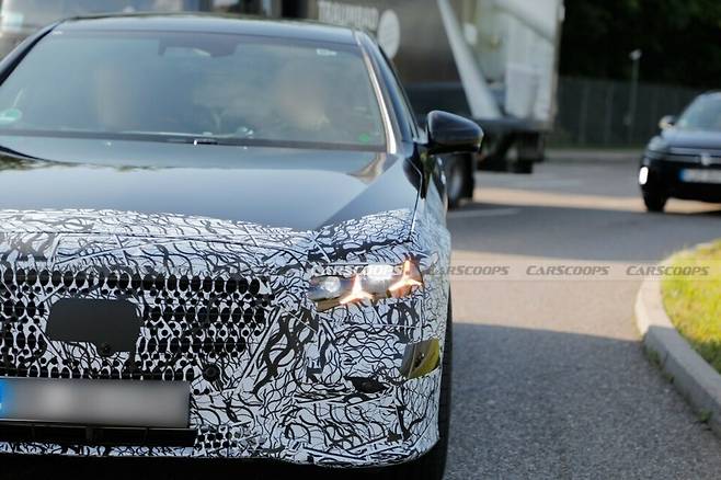 메르세데스-벤츠 'S클래스 페이스리프트' 테스트카 (출처 : Carscoops)