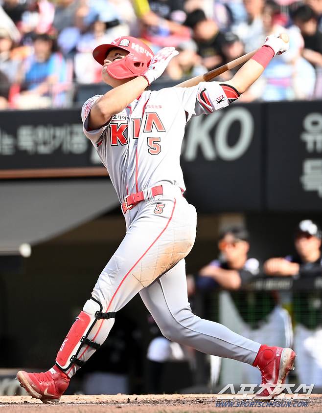 6일 광주KIA챔피언스필드에서 열린 롯데와 KIA의 경기, 8회말 KIA 김도영이 동점 솔로홈런을 치고 있다. 광주=허상욱 기자wook@sportschosun.com/2024.06.06/