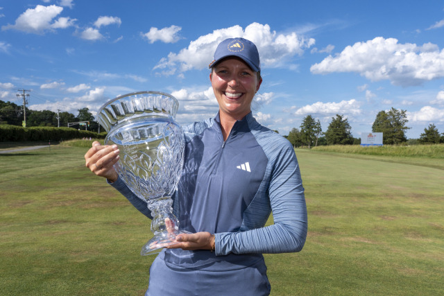 린네아 스트룀이 LPGA 투어 숍라이트 클래식 3라운드에서 역대 두 번째로 낮은 타수인 60타를 적어내며 역전 우승을 차지했다. AP연합뉴스