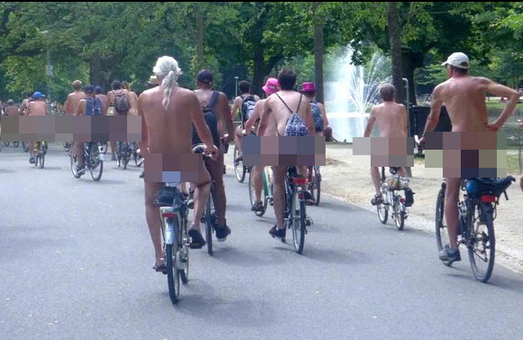 (사진=World Naked Bike Ride 홈페이지)