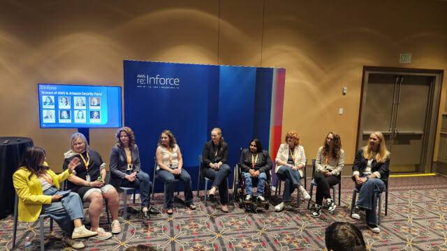 개발자 간 의견을 주고 받는 토론회 세션