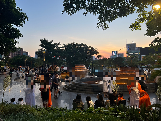 9일 제주시 노형동 드림타워에서 화재가 발생해 투숙객 등 200여 명이 밖으로 대피했다. 제주소방안전본부 제공