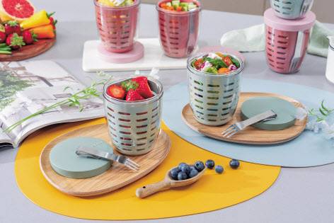 직장인 도시락통으로 인기를 얻었던 한 후르츠통 상품. 라이브방송에서 1초당 70개가 팔렸다. [CJ온스타일 제공]