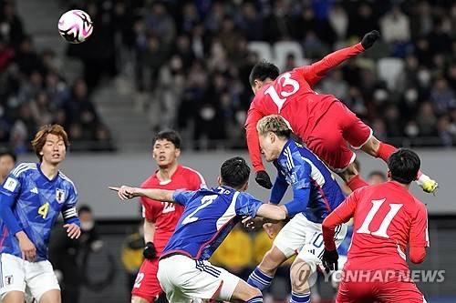 북한 남자축구대표팀이 11일 동남아 라오스 비엔티안 국립경기장에서 열린 2026 월드컵 아시아 2차예선 미얀마와의 최종전에서 4-1 대승을 거두면서 3차예선 진출을 확정지었다. 북한은 지난 3월 일본과의 평양 홈 경기를 전격 취소하면서 몰수패를 당하고 탈락 위기에 몰렸으나 이번 달 2연전을 모두 이긴 끝에 극적으로 생환, 월드컵 본선 진출을 바라보게 됐다. 북한은 조추첨 결과에 따라 한국과 2경기를 치를 수도 있게 됐다. 연합뉴스