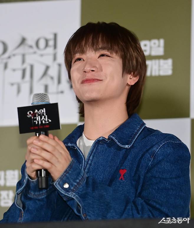 엔플라잉 김재현이 12일 서울 용산구 CGV 용산아이파크몰점에서 열린 영화 ‘옥수역귀신’ 언론시사회에서 인사말을 하고 있다. 주현희 기자 teth1147@donga.com