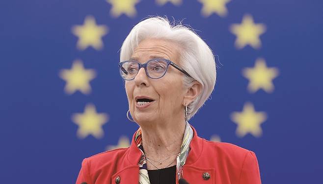 유럽중앙은행이 8년 만에 기준금리를 인하했다.[사진=뉴시스]