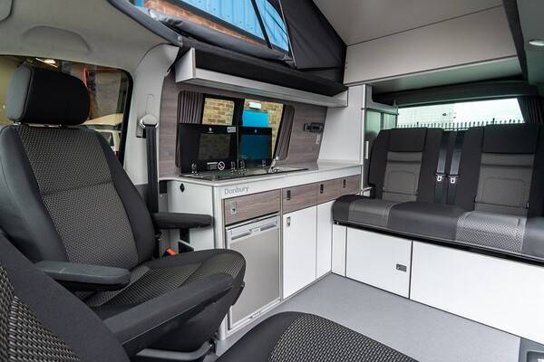 덴버리 폭스바겐 T6 더블백&nbsp; 사진 덴버리