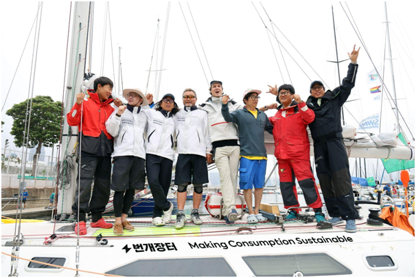 ‘2024 롤렉스 차이나 씨 레이스’ 출전에 각오를 다지는 ‘팀 랜덤(). 송호준 작가