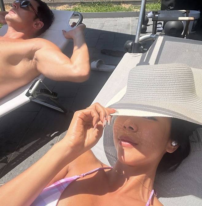 [서울=뉴시스] 줄리엔강(왼쪽), 제이제이. (사진=제이제이 인스타그램 캡처) 2024.06.15. photo@newsis.com *재판매 및 DB 금지