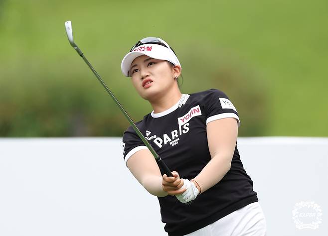 노승희가 26일 경기도 여주시 페럼 클럽에서 열린 한국여자프로골프(KLPGA) 투어 E1 채리티 오픈 최종라운드에서 2번홀 티샷을 하고 있다. (KLPGT) 제공) 2024.5.26/뉴스1