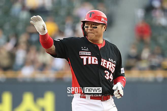 ▲ 올 시즌 여전히 KIA의 중심타선을 지키며 해결사 몫을 하고 있는 최형우는 만 41세라는 나이가 무색할 정도의 대활약을 펼치고 있다. ⓒ곽혜미 기자