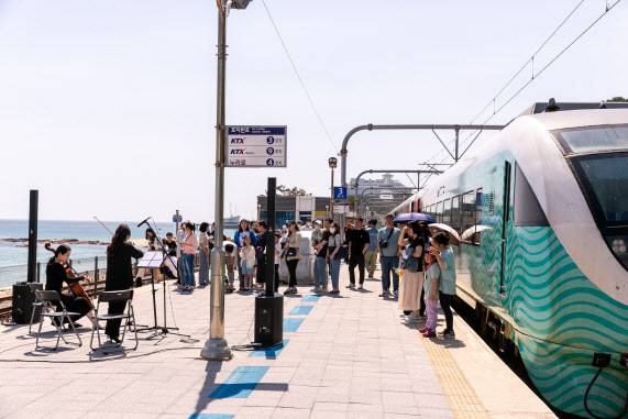 ‘2024 국가유산 방문 캠페인’의 프로그램 진행 모습(사진=국가유산진흥원).