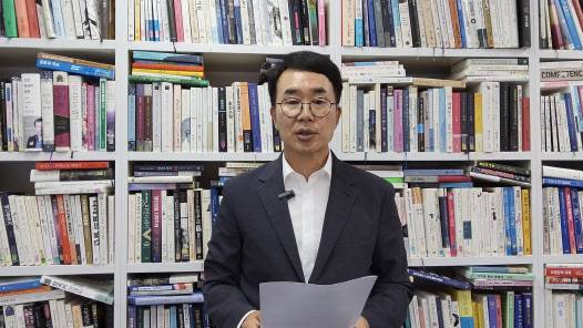 진양곤 HLB 회장이 17일 주식시장이 개장되기 전 자사 유튜브 채널을 통해 보완요구서한(CRL)을 수령했다고 밝히고 있다. (사진=HLB그룹 유튜브 갈무리)