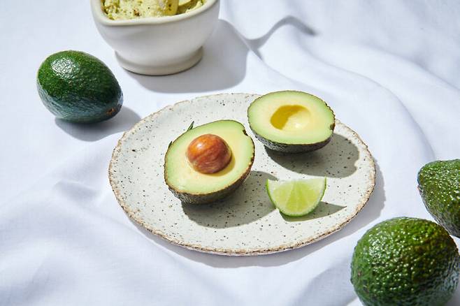 신장 질환자는 물론 신장이 나쁜 사람들은 나트륨과 칼륨, 인이 많은 식품은 피하는 것이 좋다. [사진=클립아트코리아]