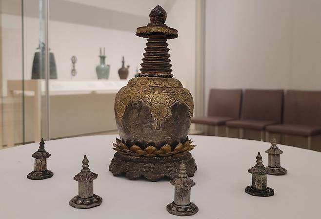 회암사 혹은 화장사의 부도탑에 있던 것으로 추정되는 14세기 고려말의 라마탑형 사리구. 국가유산청 제공