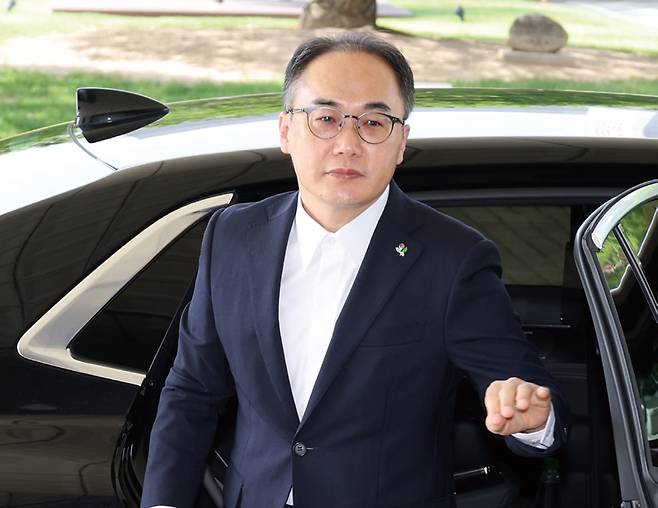 이재명 더불어민주당 대표가 쌍방울 대북 송금과 관련한 제3자 뇌물 혐의 등으로 불구속 기소된 6월12일 이원석 검찰총장이 서초동 청사로 출근하고 있다. ⓒ연합뉴스