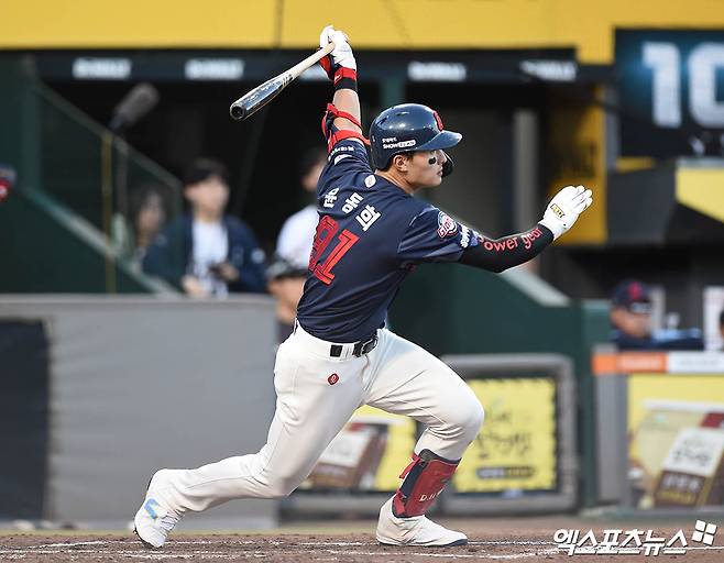 롯데 자이언츠 외야수 윤동희. 6월 17일 KBO가 발표한 2024 신한 SOL Bank KBO 올스타전 팬 투표 결과 드림올스타 베스트12 외야수 부문에 이름을 올렸다. 사진 엑스포츠뉴스 DB