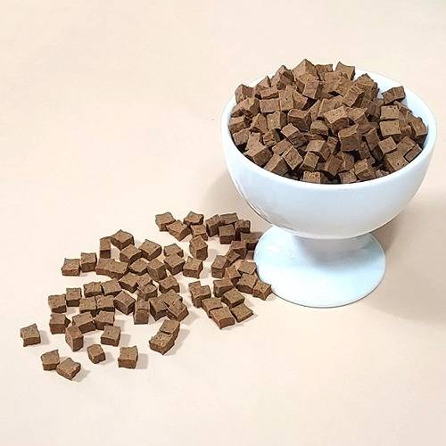 "Homemade-style" dog kibble designed to promote stomach and intestinal health, according to the manufacturer (Achimae)