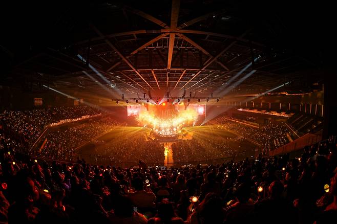 4만 관객이 즐긴 '위버스콘 페스티벌', 글로벌 음악축제