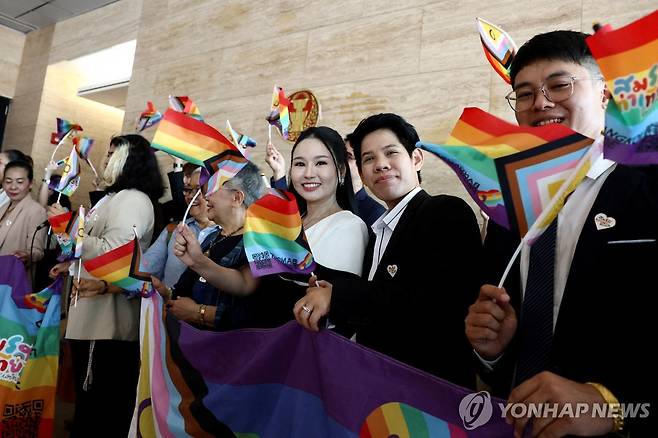 동성결혼 합법화 지지하는 성소수자들 [로이터 연합뉴스 자료사진. 재판매 및 DB 금지]