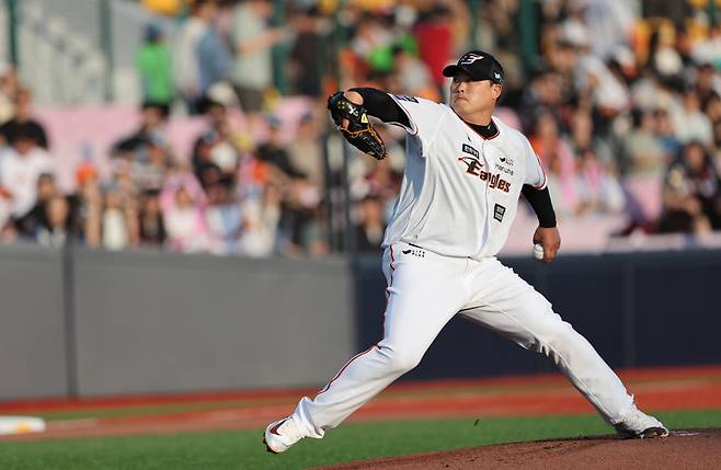 18일 히어로즈전에 등판해 8이닝 무실점 역투를 펼친 한화 류현진. 연합뉴스