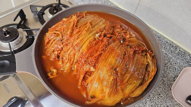 20240618_190925.jpg 저녁 통삼겹 김치찜에 한잔