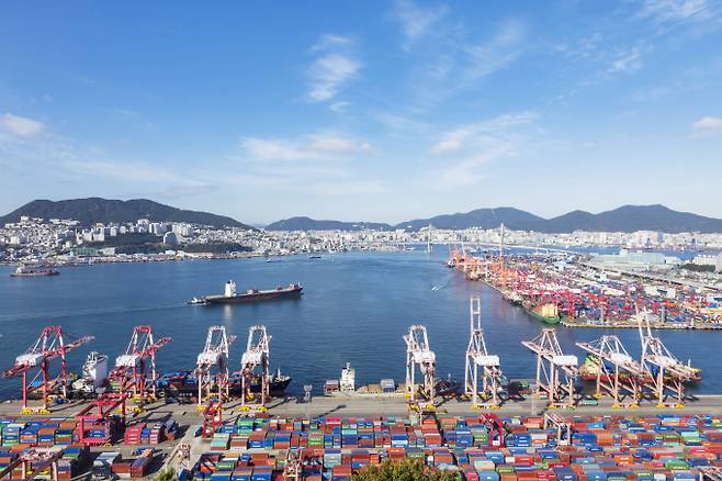 의료로봇 전문기업 큐렉소가 인공관절 수술로봇 '큐비스-조인트'의 해외 공급을 늘리고 있다. 사진은 기사와 무관. /사진=이미지투데이