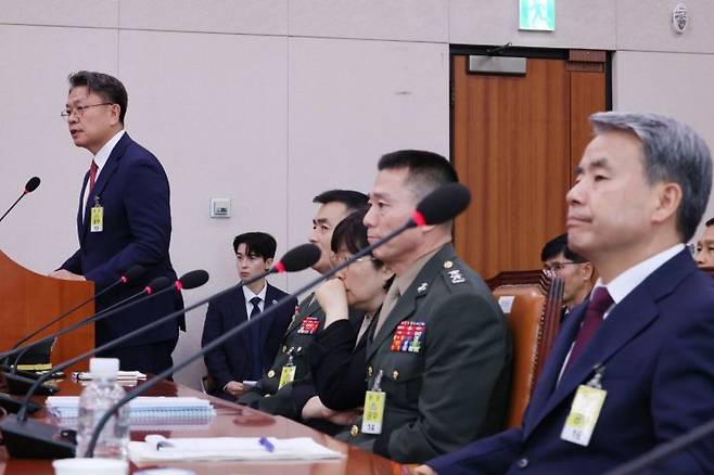 이시원 전 대통령비서실 공직기강비서관이 21일 오전 국회 법제사법위원회에서 열린 '채상병 특검법'에 대한 입법청문회에서 위원의 질의에 답하고 있다. [이미지출처=연합뉴스]