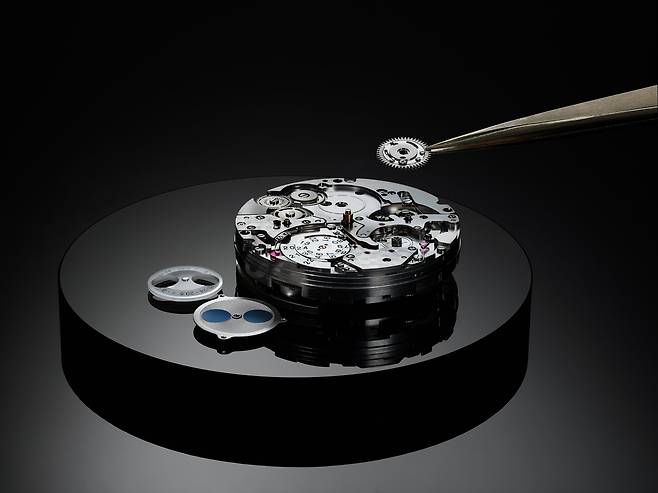 400년에 한 바퀴 도는 세큘러 퍼페추얼 모듈 부품 조립 과정. [사진 IWC 샤프하우젠]