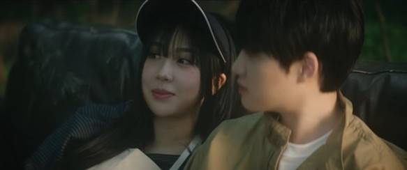 신곡 ‘Small girl feat. 도경수 (D.O.)’. 사진|이영지 개인채널