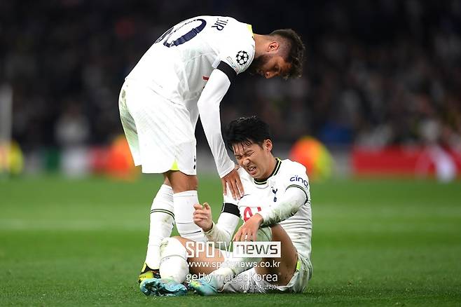 ▲ 로드리고 벤탄쿠르. 손흥민을 향한 인종차별 발언 후 두 번째 사과문을 올렸는데 이 역시 문제의 소지가 남아있다. 첫 번째 사과문에 이어 오히려 공식적으로 이야기를 할 때마다 논란이 커진다. 제대로 된 사과를 모르고 있는 분위기다.