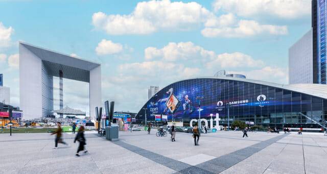 삼성전자가 프랑스 파리 라 데팡스에서 진행중인 올림픽 옥외광고(사진=삼성전자)