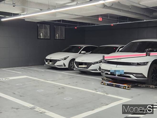 팩토리얼 성수 지하 4층에는 차량을 자동으로 주차하고 출차해주는 주차로봇이 작동하고 있다./사진=머니S 정영희 기자