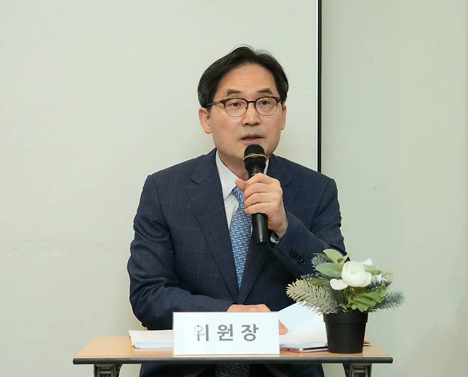 한기정 공정거래위원장이 지난 21일 부산에서 기자간담회를 열고 질문에 답하고 있다. [공정거래위원회 제공]