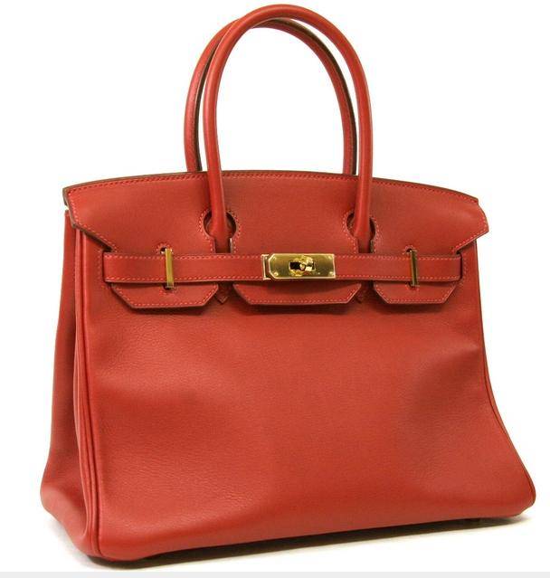 에르메스의 대표 상품 '버킨백'. 매장가가 최소 1,500만 원대에서 시작될 만큼 고가의 핸드백이지만, 희소성 탓에 구매하려는 고객이 줄을 서 있다. 한국일보 자료사진