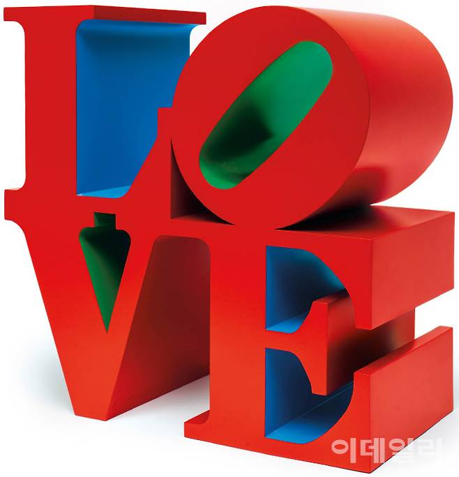 로버트 인디애나 ‘러브’(LOVE: Red Blue Green)(1966∼1999, 45.7×22.9×7㎝). 케이옥션 ‘6월 경매’에서 추정가 3억∼4억원을 달고 새 주인을 찾는다(사진=케이옥션).