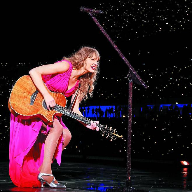 Taylor Swift performs at Groupama Stadium on June 02, 2024 in Lyon, France. /게티이미지코리아