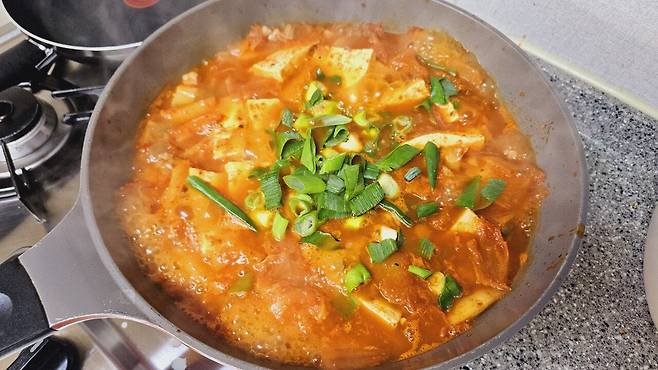 20240624_201349.jpg 저녁은 김치찌개에 한잔