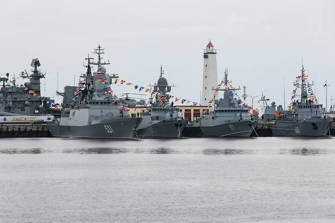 상트페테르부르크의 레닌그라드 해군기지에 정박한 러시아 해군 전함 / 사진=TASS