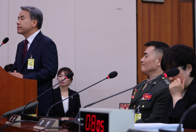 ▲이종섭 전 국방부 장관이 21일 오전 국회 법제사법위원회에서 열린 '순직 해병 진상규명 방해 및 사건은폐 등의 진상규명을 위한 특별검사 임명법'(채상병특검법)에 대한 입법청문회에서 증인선서를 거부한 이유를 밝히고 있다. ⓒ연합뉴스