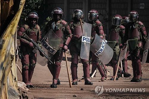 2023년 3월 반정부시위 진압하는 케냐 경찰 [AFP 연합뉴스 자료사진. 재판매 및 DB 금지]