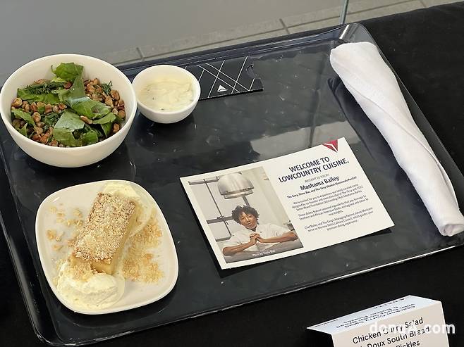 델타항공 기내식. 현지 유명 셰프와 협업한 메뉴를 선보인다.