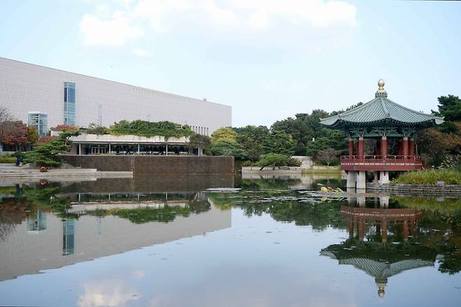 국립중앙박물관의 전경. ⓒ한국관광공사 포토코리아-최린