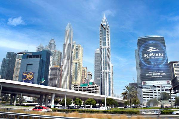 아랍에미리트 두바이는 26곳의 규제 프리존을 형성해 글로벌허브 도시로 도약했다. 국제신문DB