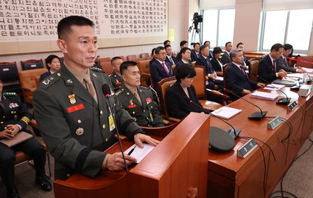 ▲임성근 전 해병대 1사단장이 21일 오전 국회 법제사법위원회에서 열린 '순직 해병 진상규명 방해 및 사건은폐 등의 진상규명을 위한 특별검사 임명법'(채상병특검법)에 대한 입법청문회에서 증인선서 거부 소명을 하고 있다. ⓒ연합뉴스