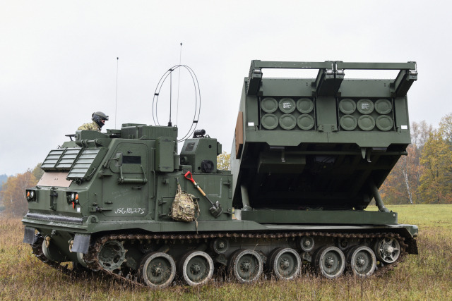 미 육군 다연장로켓 ‘M270 MLRS‘. 사진 제공=미 육군