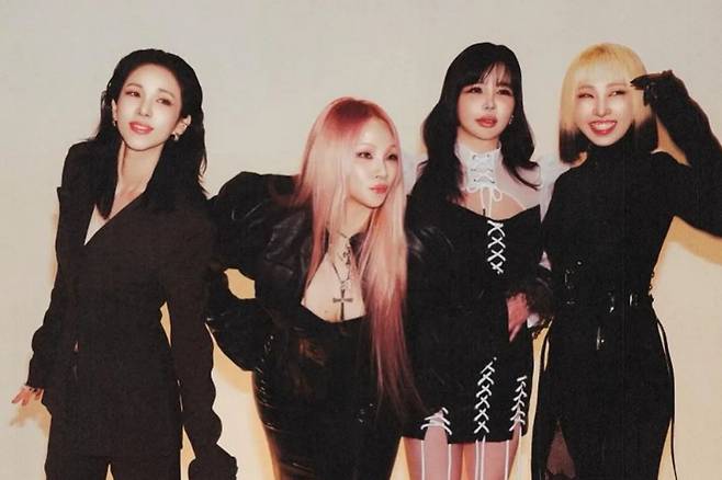 2NE1