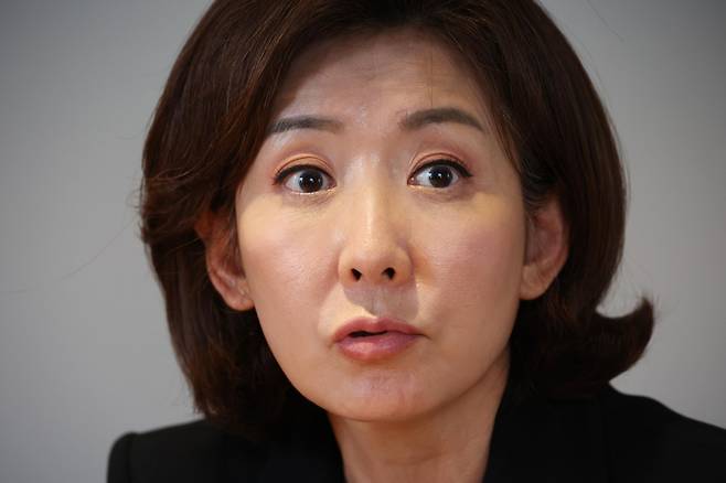 연합뉴스와 인터뷰하는 나경원 의원  (서울=연합뉴스) 신준희 = 국민의힘 7·23 전당대회 대표 선거에 출마한 나경원 의원이 26일 연합뉴스와 인터뷰하고 있다. 2024.6.26