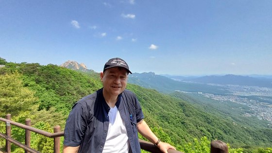 등산을 좋아하는 게오르크 슈미트 주한독일대사에게 한국은 천국이다. 사진 제공 주한독일대사관