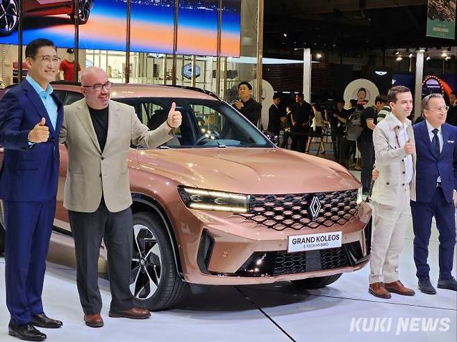 르노코리아는 오로라1(프로젝트명)으로 알려진 D 스포츠실용차(SUV) 신차 ‘뉴 르노 그랑 콜레오스(콜레오스)’를 전 세계 최초로 공개했다. 사진=조은비 기자&nbsp;